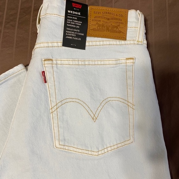 NWT Levi’s Wedgie Icon Faint Hearted Clean Size 30 - Picture 2 of 4